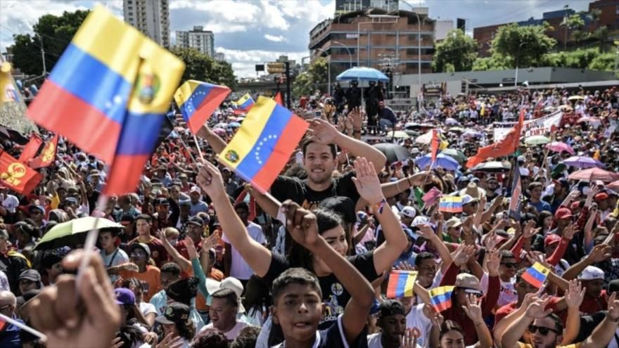 Venezuela.  Negano di aver chiuso il loro spazio aereo dopo le bugie di Panama